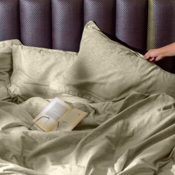 Malibu Beige Bella Jacquard King Flat Sheet Set | 2 Pillow Covers