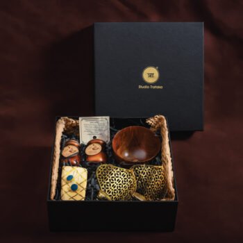 Handmade with Love
Gift Box