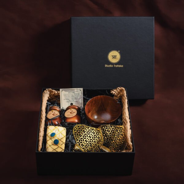 Handmade with Love
Gift Box