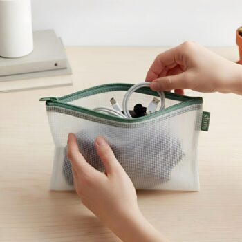 Casus Accessory Letter Green Pouch for Everyday Essentials
