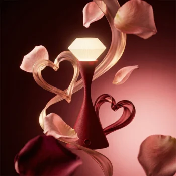 Valentine’s Vela Table Lamp | Love Maroon
